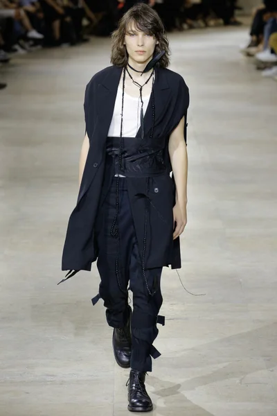 Look 9